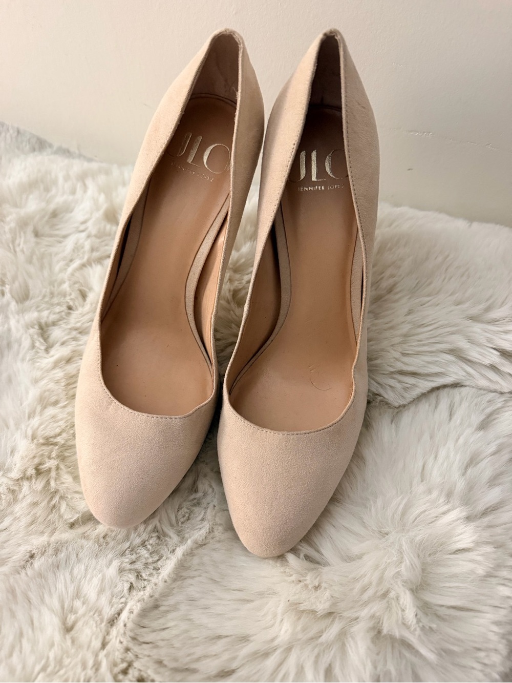 Jennifer Lopez Beige Suede Pointed-Toe Pumps
